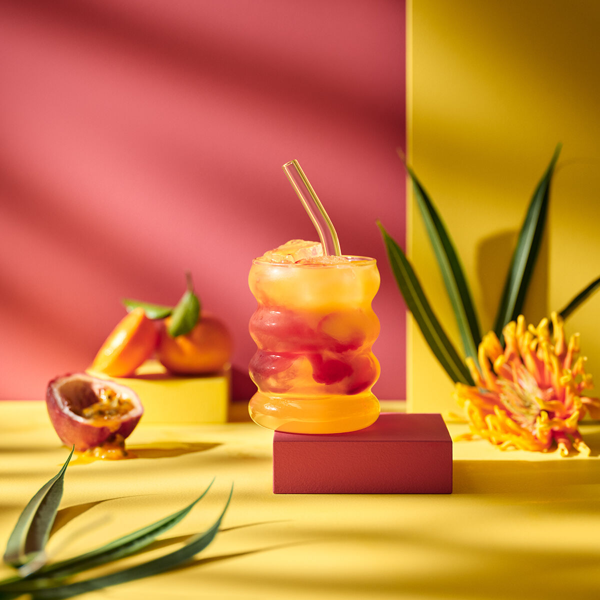 Avoury Tee-Cocktail mit THE TROPICAL