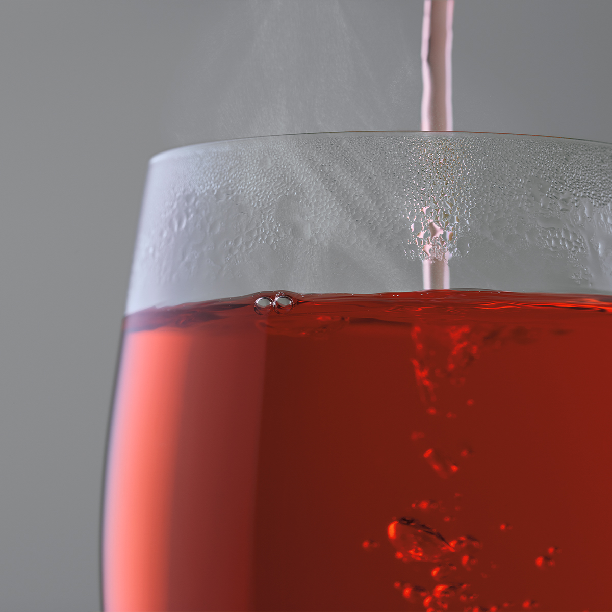 Wild Berries Avoury aufgebrühter Tee in Glas